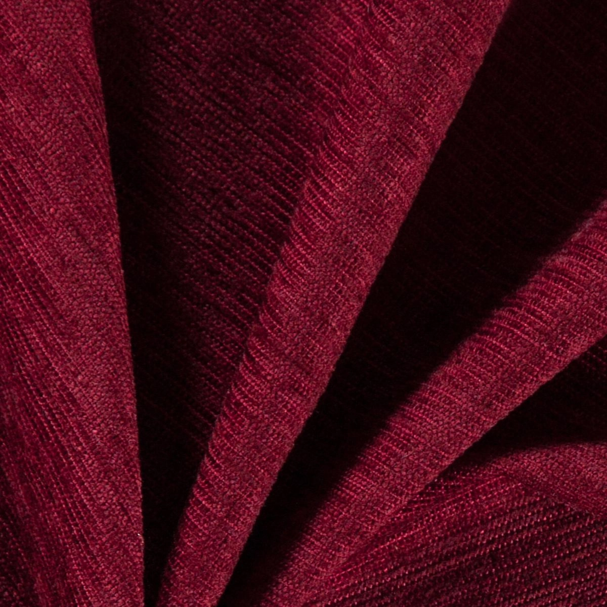 Scarlet-_-Dense-Scarlet-_Photograph_CloseUp.jpg