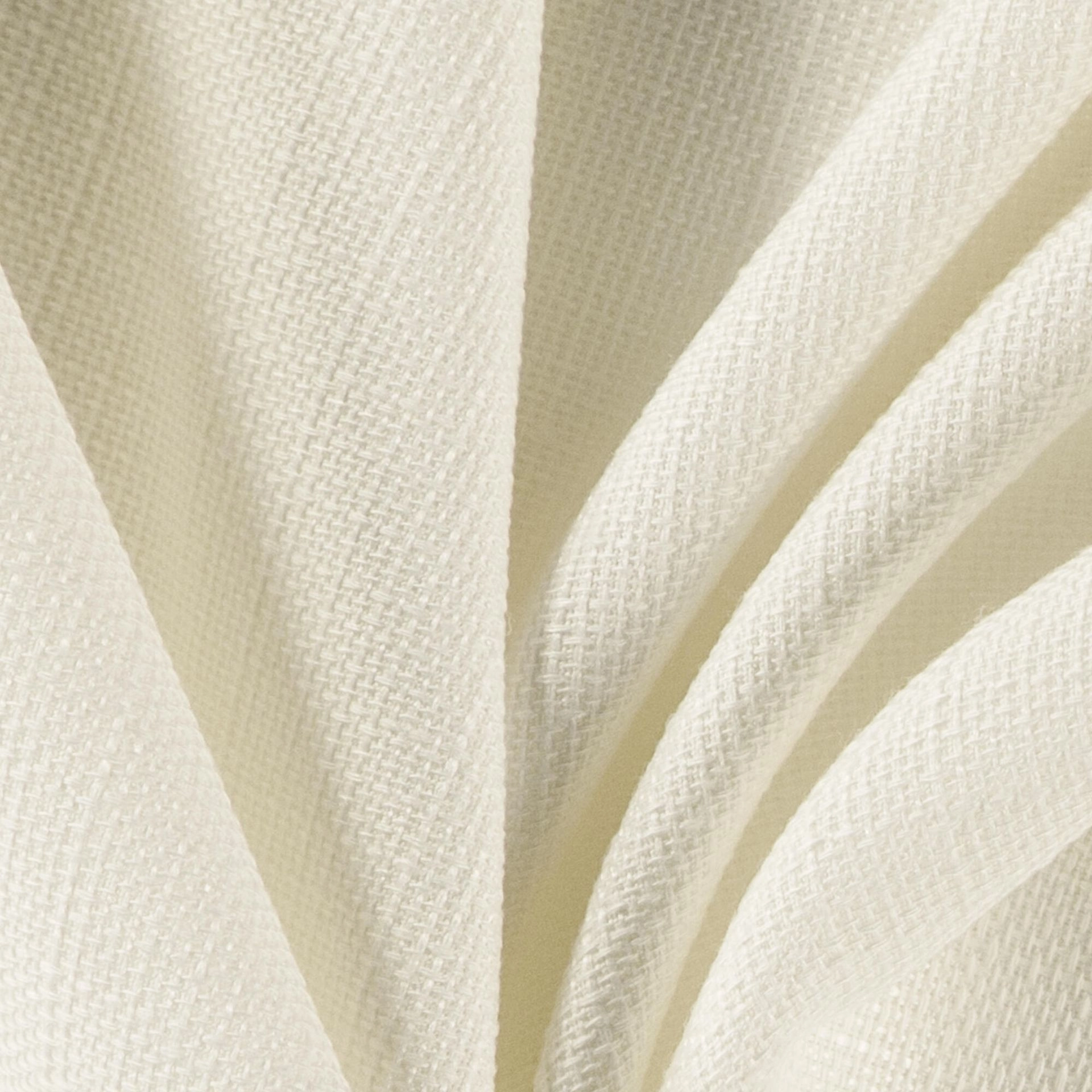Genial--Genial--07-Pristine--Photograph_CloseUp.jpg