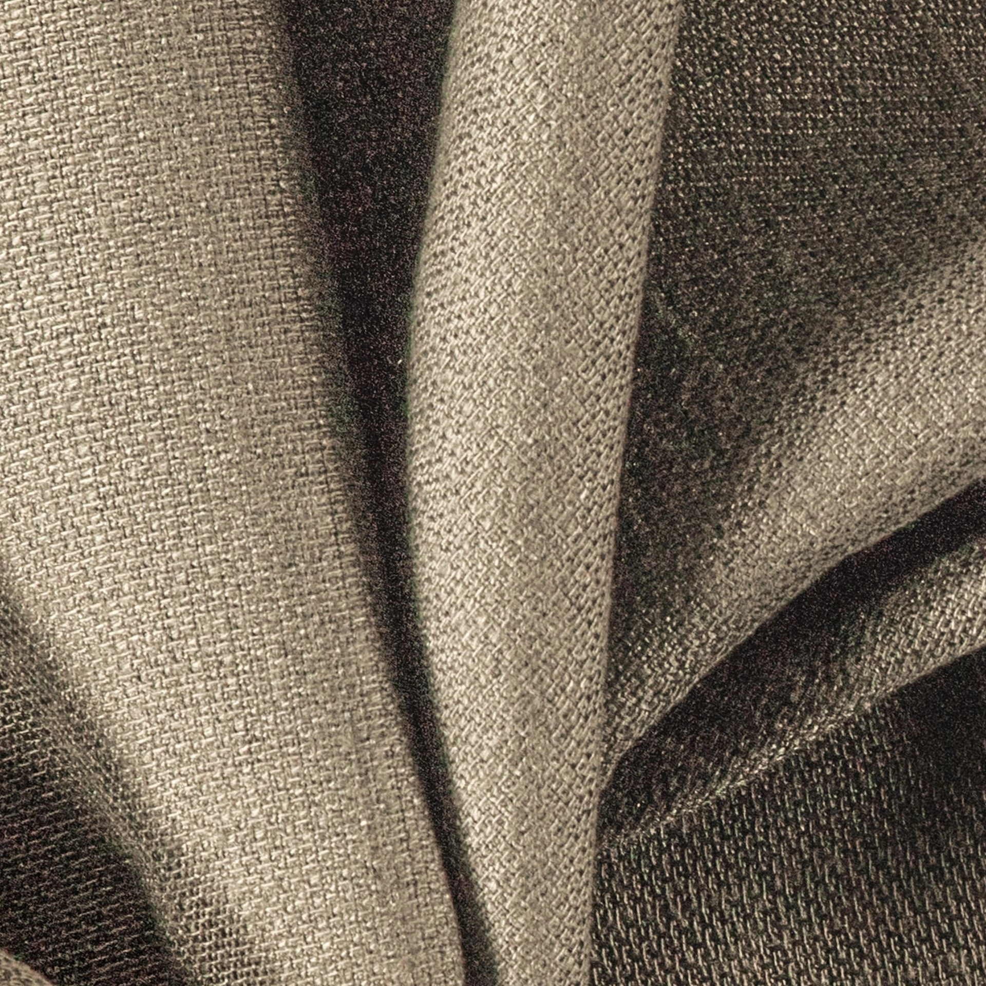 Genial--Genial--11-Stucco--Photograph_CloseUp.jpg