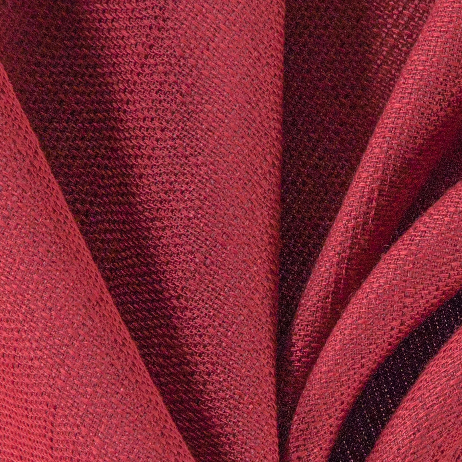 Genial--Genial--20-Sherry--Photograph_CloseUp.jpg