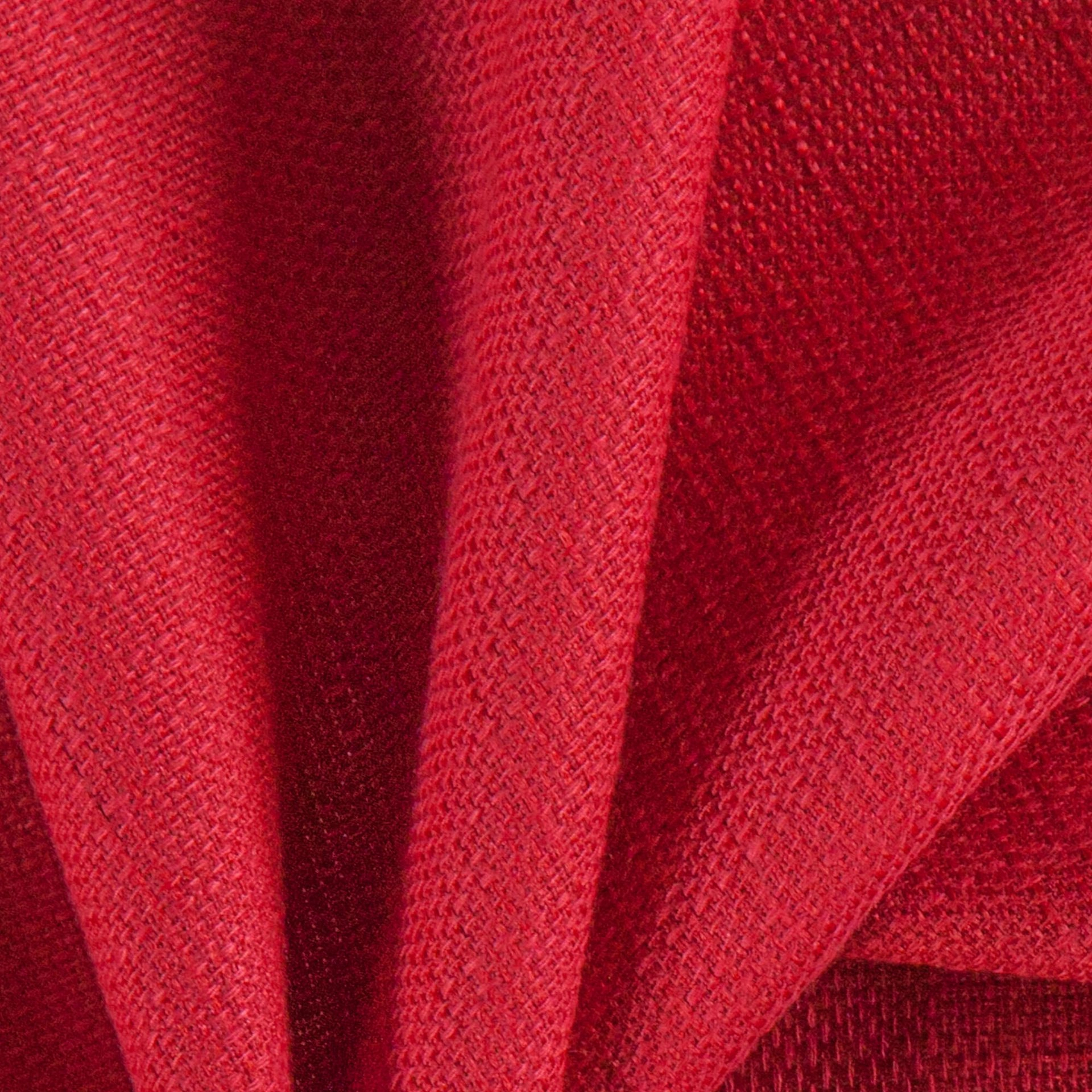 Genial--Genial--21-Poppy--Photograph_CloseUp.jpg