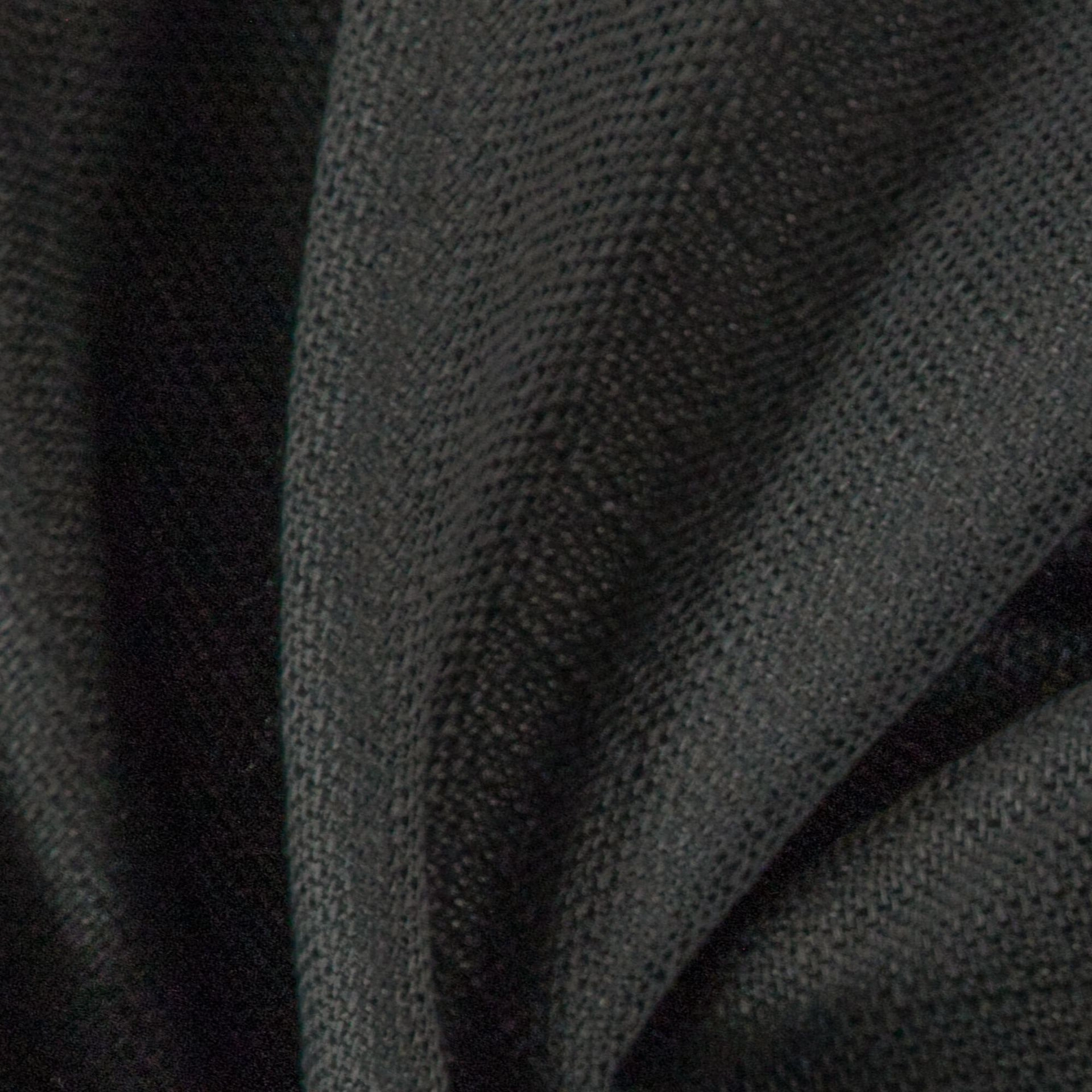 Genial--Genial--22-Pewter--Photograph_CloseUp.jpg