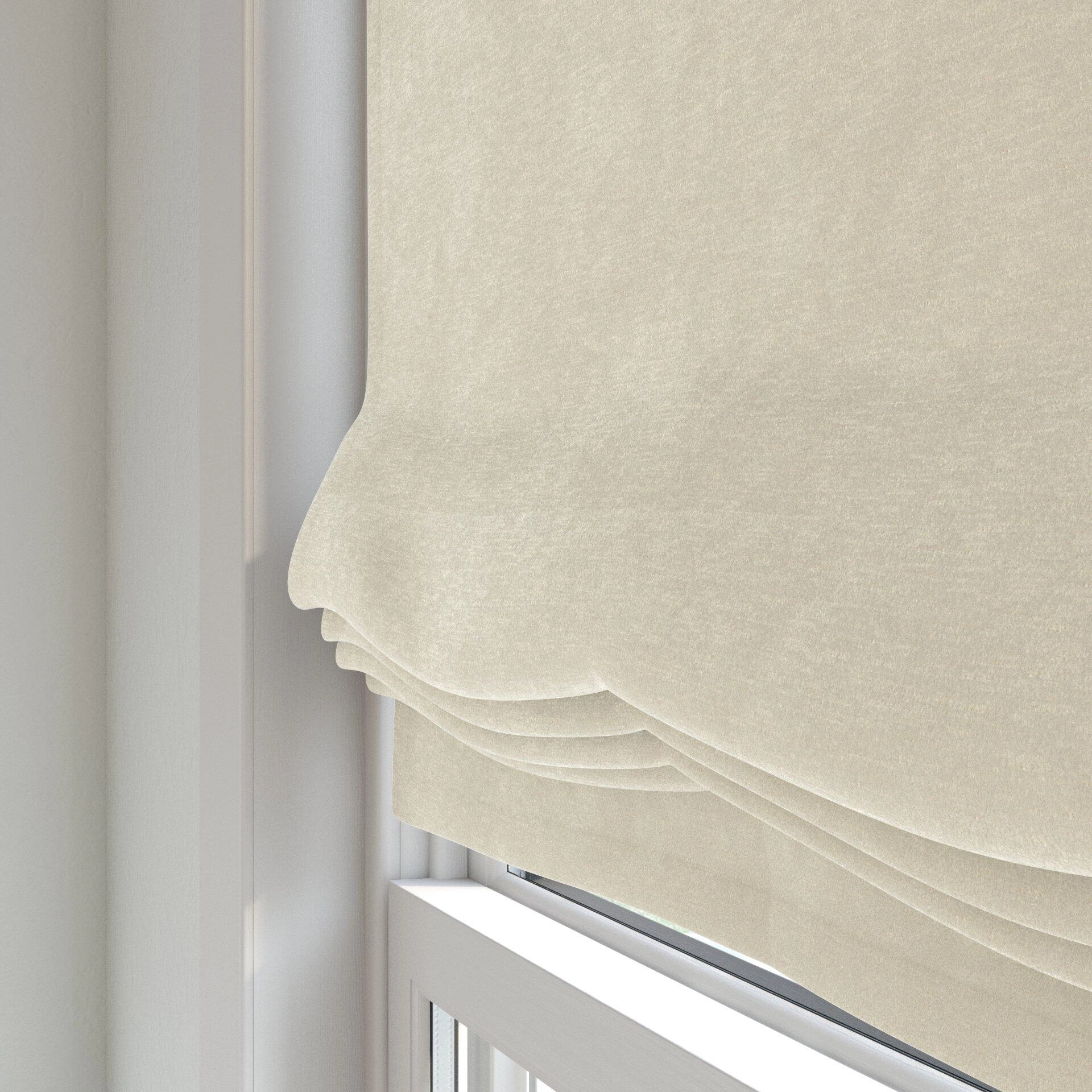 Moon--Moon--22-Silver - Imperial Silver 34300017--Curtain_Blinds_Detail.jpg