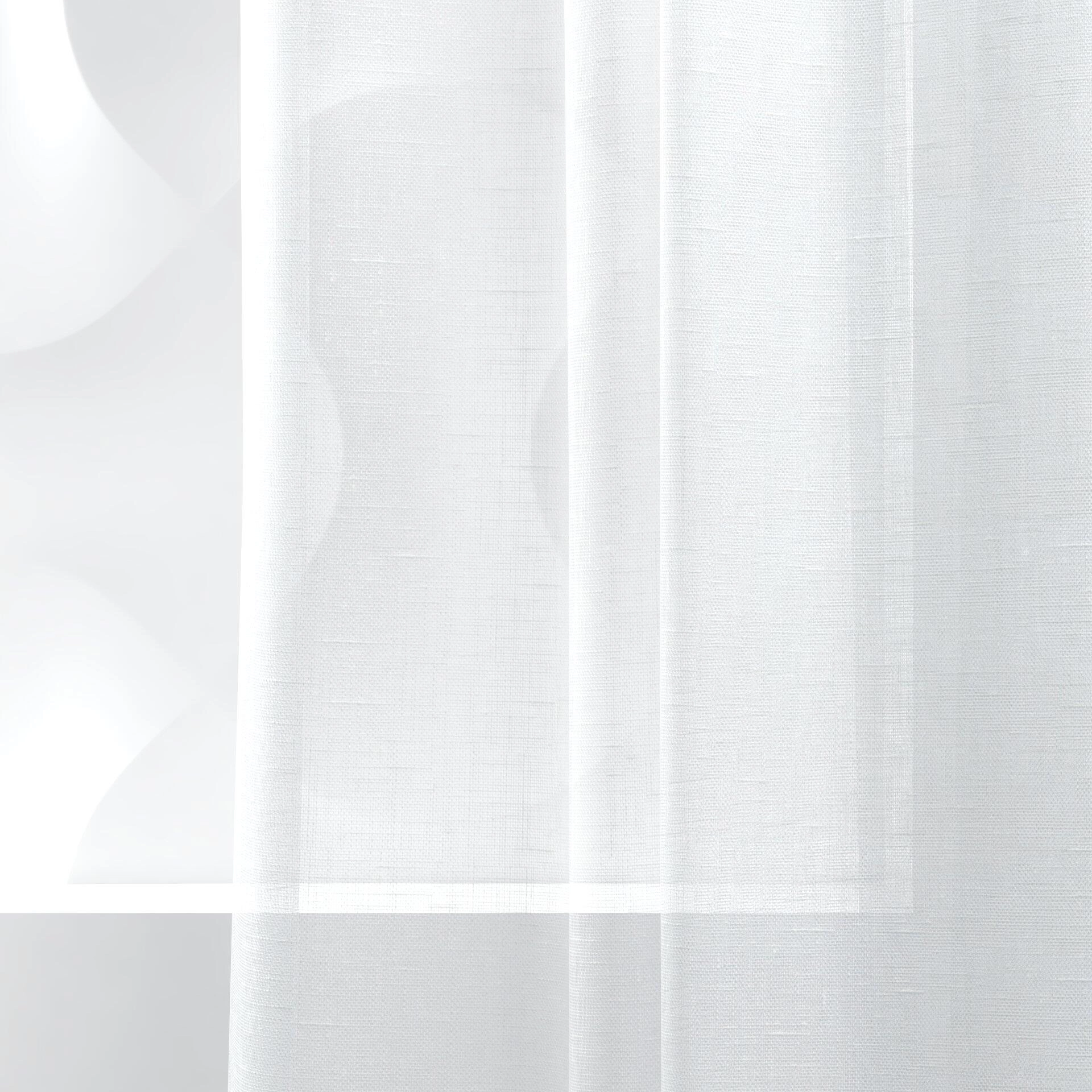 Savvy--Savvy--04-Feather--Curtain_Frame_Detail.jpg