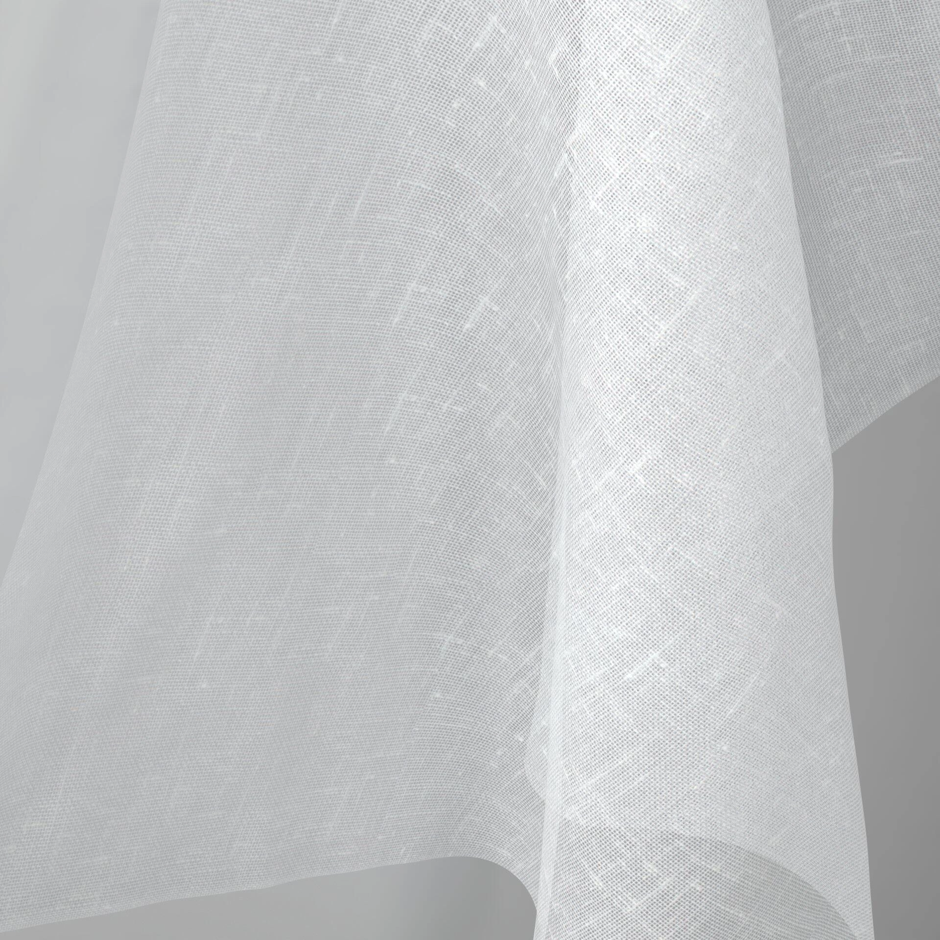 Savvy--Savvy--04-Feather--Curtain_Hangdown_Detail.jpg