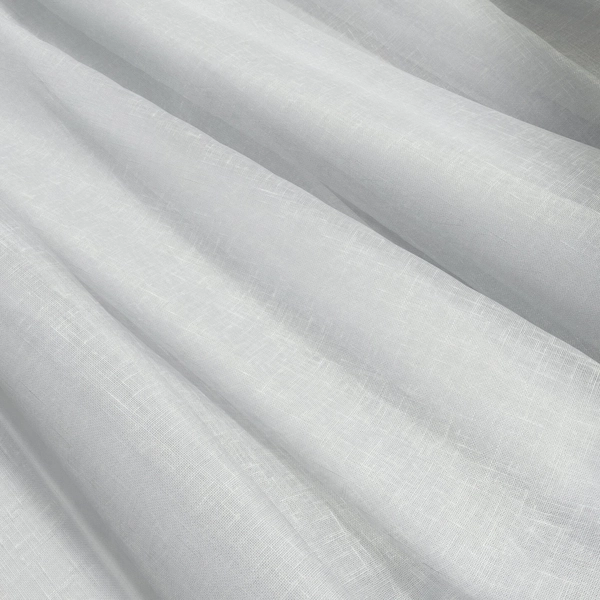 Savvy--Savvy--04-Feather--Curtain_Wave_Detail.jpg