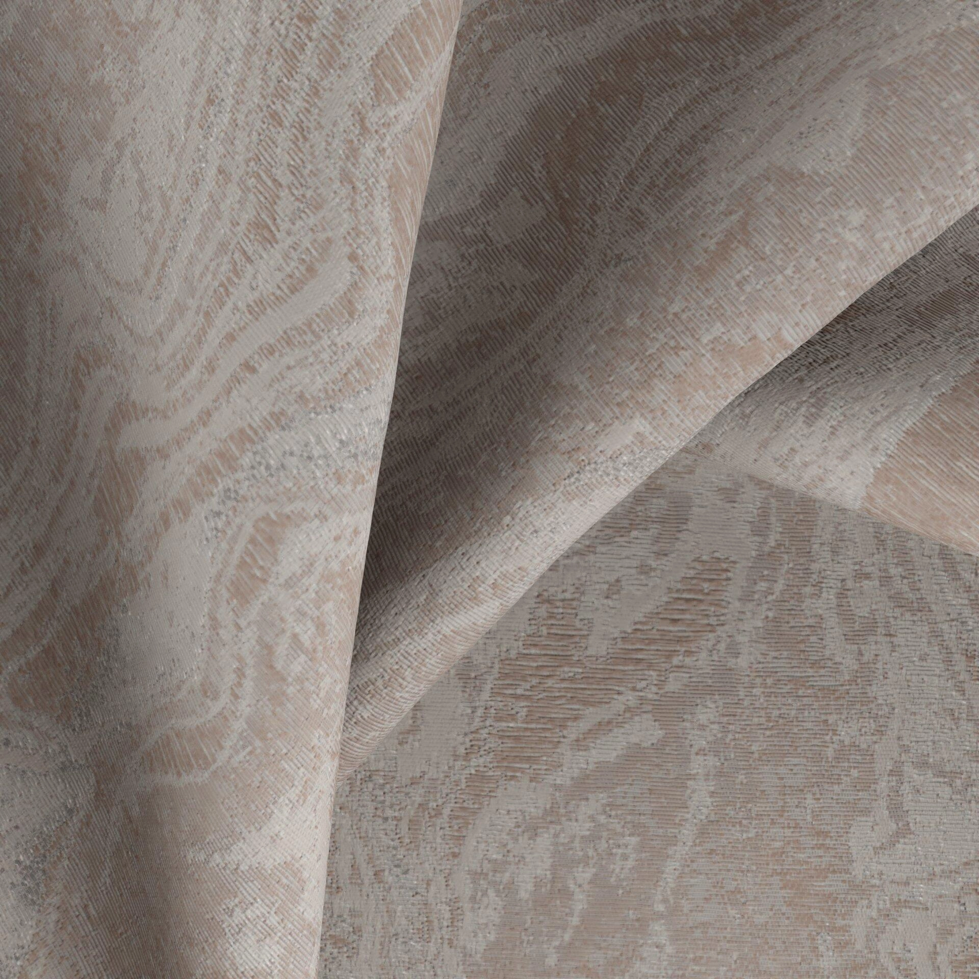 Sensational--Savant--06-Crystal--CloseUp_TW_CU.jpg