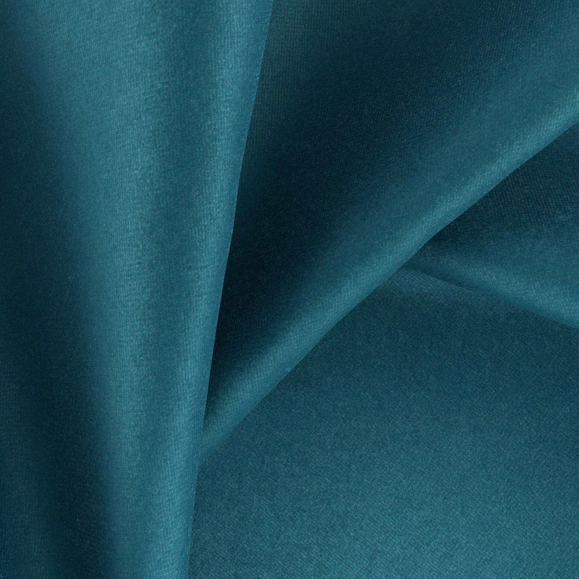 Sensuous--Sensuous--09-Peacock--CloseUp_TW_CU.jpg