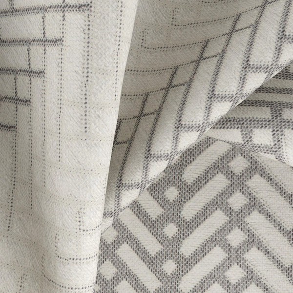 Lazarus--Laneway--03-Iron--CloseUp_TW_CU.jpg