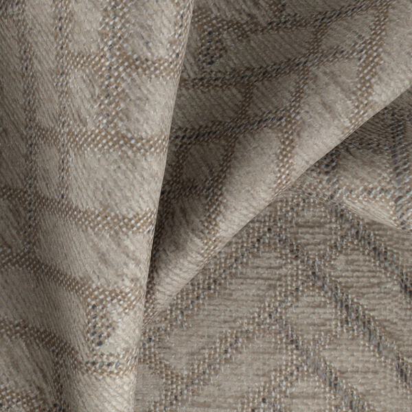 Lazarus--Laneway--13-Chinchilla--CloseUp_TW_CU.jpg