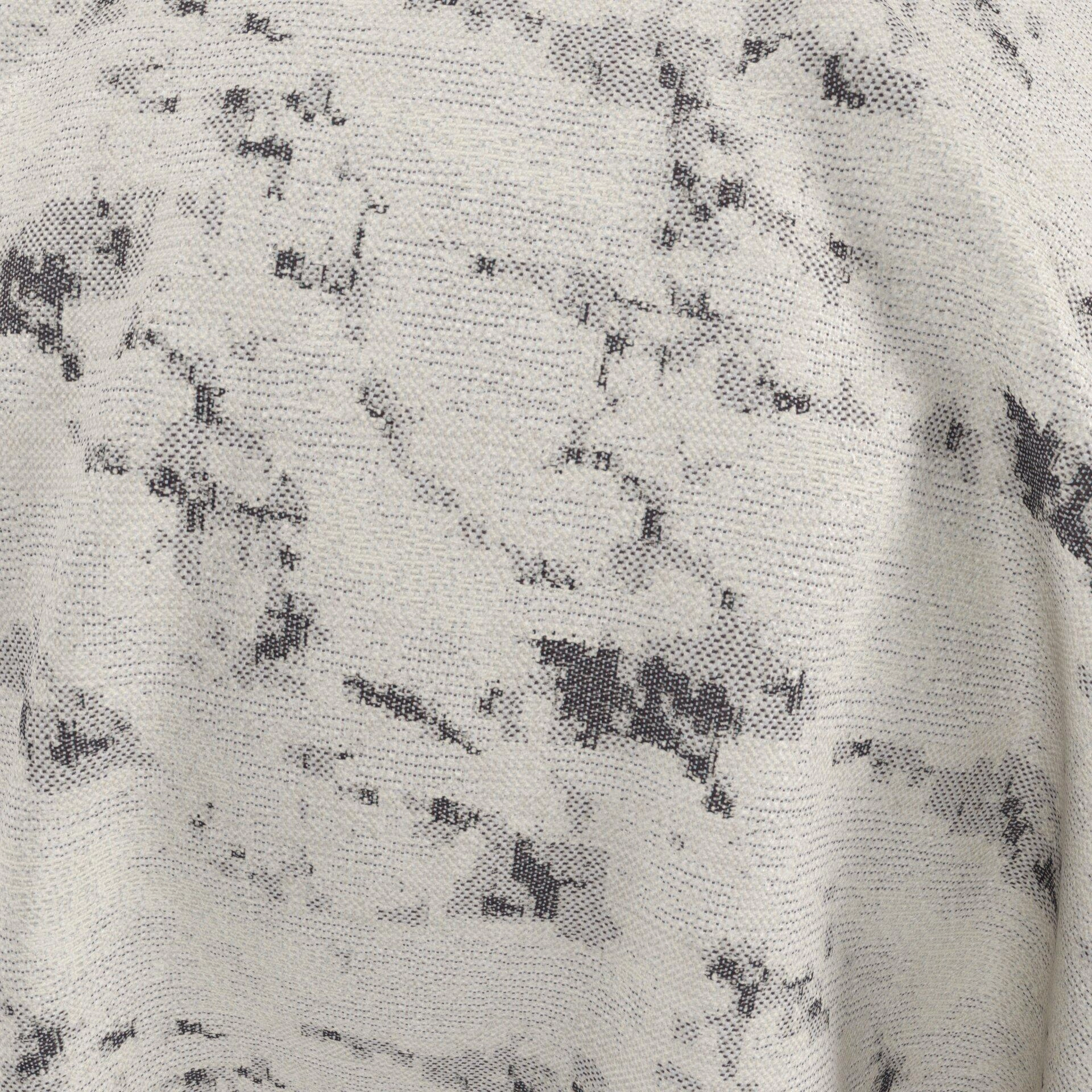 Lazarus--Lipova--01-Snow--CloseUp_BL_65_BL_65_CU.jpg