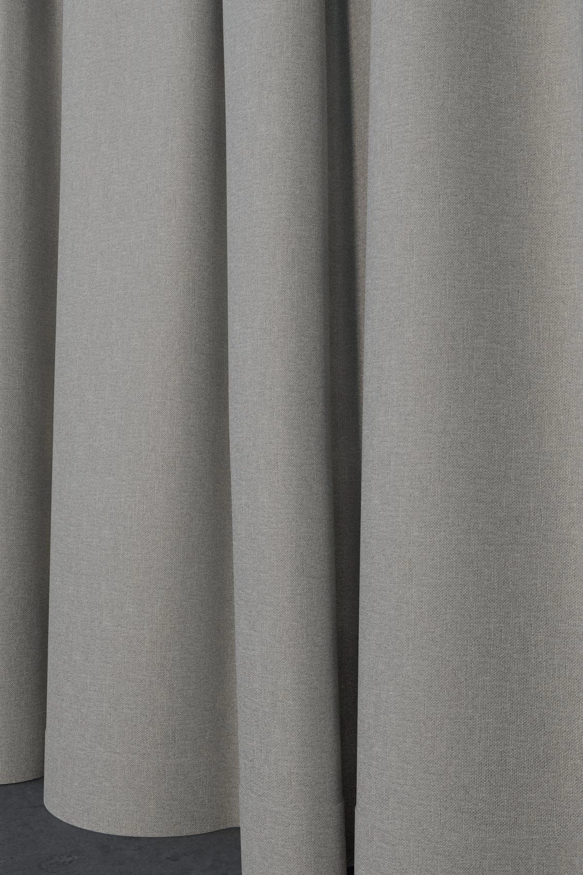 Excel - Romney--Excel - Romney--14-Aluminium - 54540342327--Curtain_CasualCurtain_Full.jpg