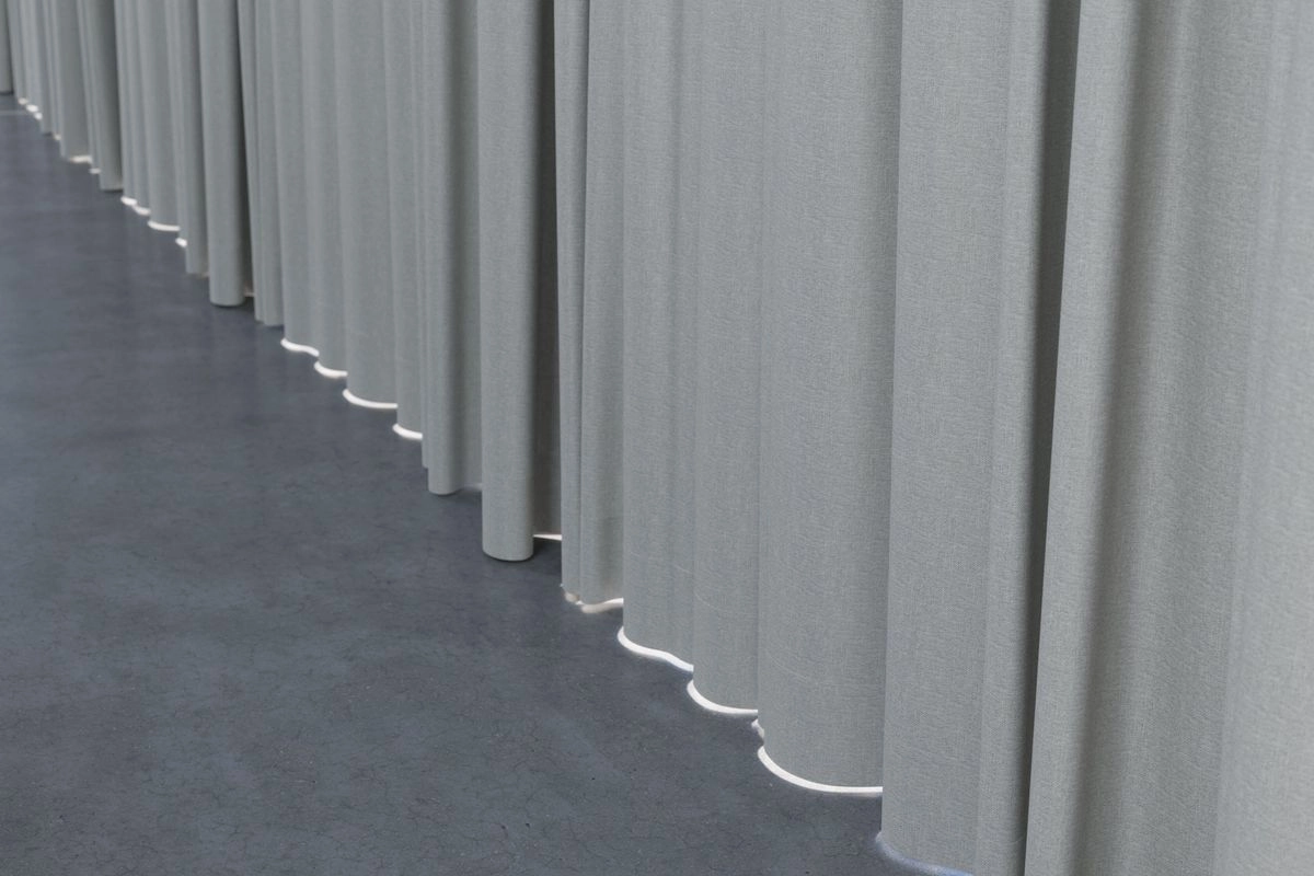 Excel - Romney--Excel - Romney--14-Aluminium - 54540342327--Curtain_WideWindowCurtain_Bottom.jpg