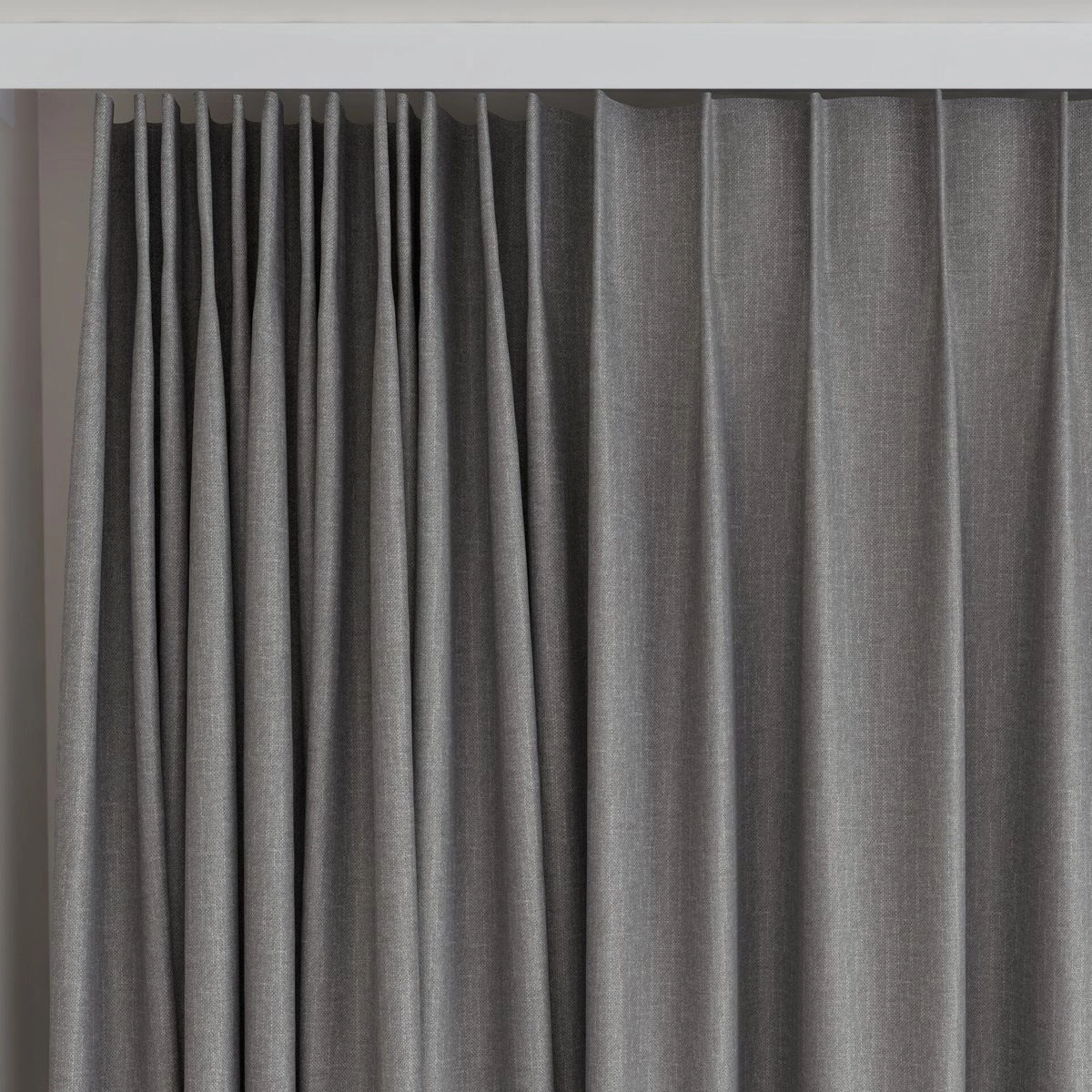 Excel - Romney--Excel - Romney--16-Elephant - 54540344735--Curtain_Rail_Top.jpg