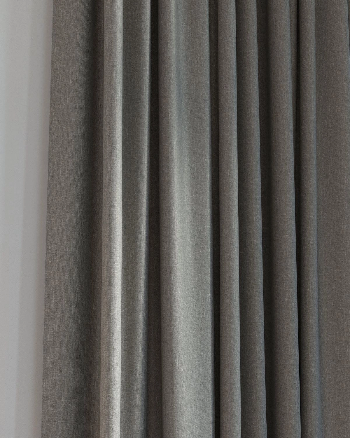 Excel - Romney--Excel - Romney--17-Gargoyle - 54540641839--Curtain_PuddleCurtain_Detail.jpg