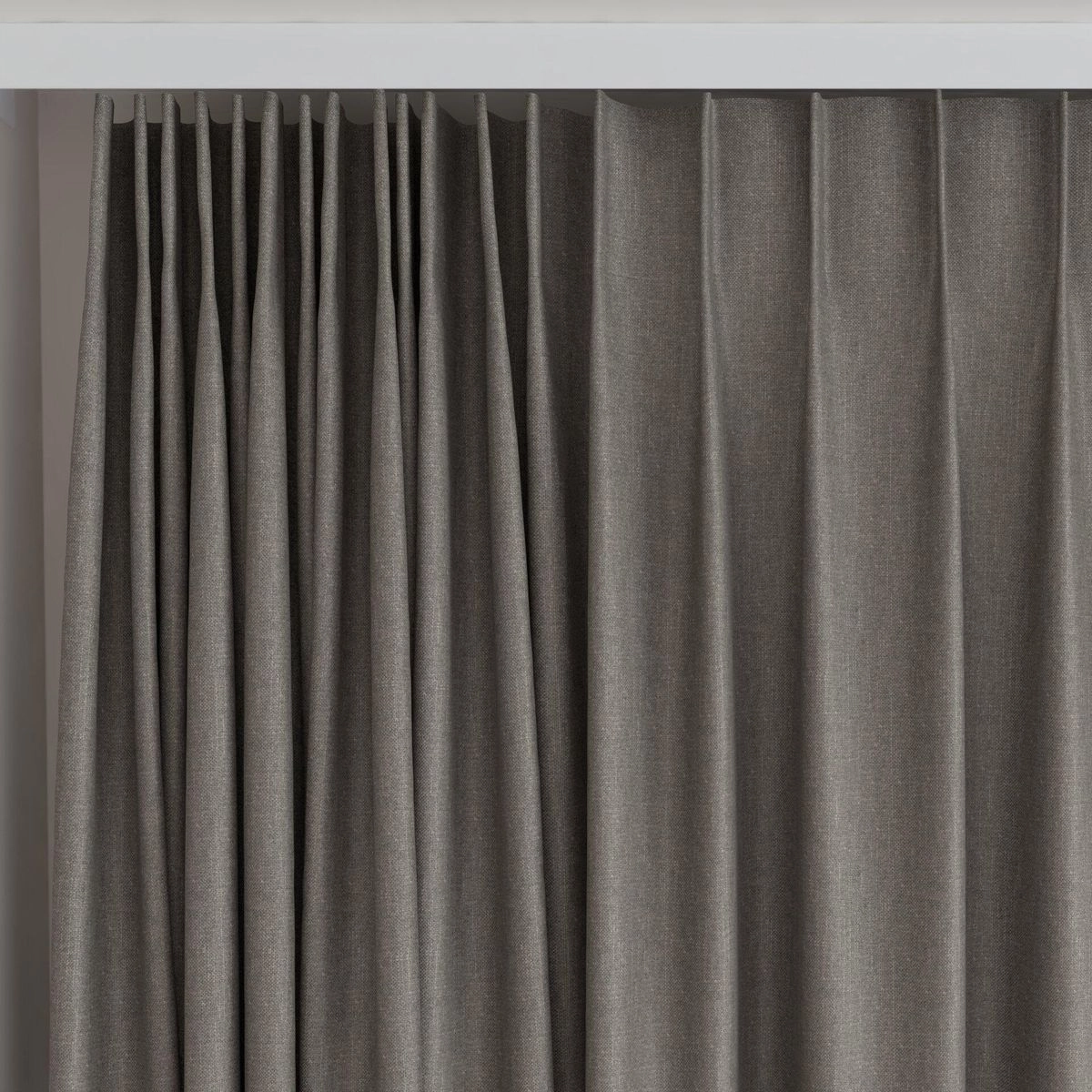Excel - Romney--Excel - Romney--17-Gargoyle - 54540641839--Curtain_Rail_Top.jpg