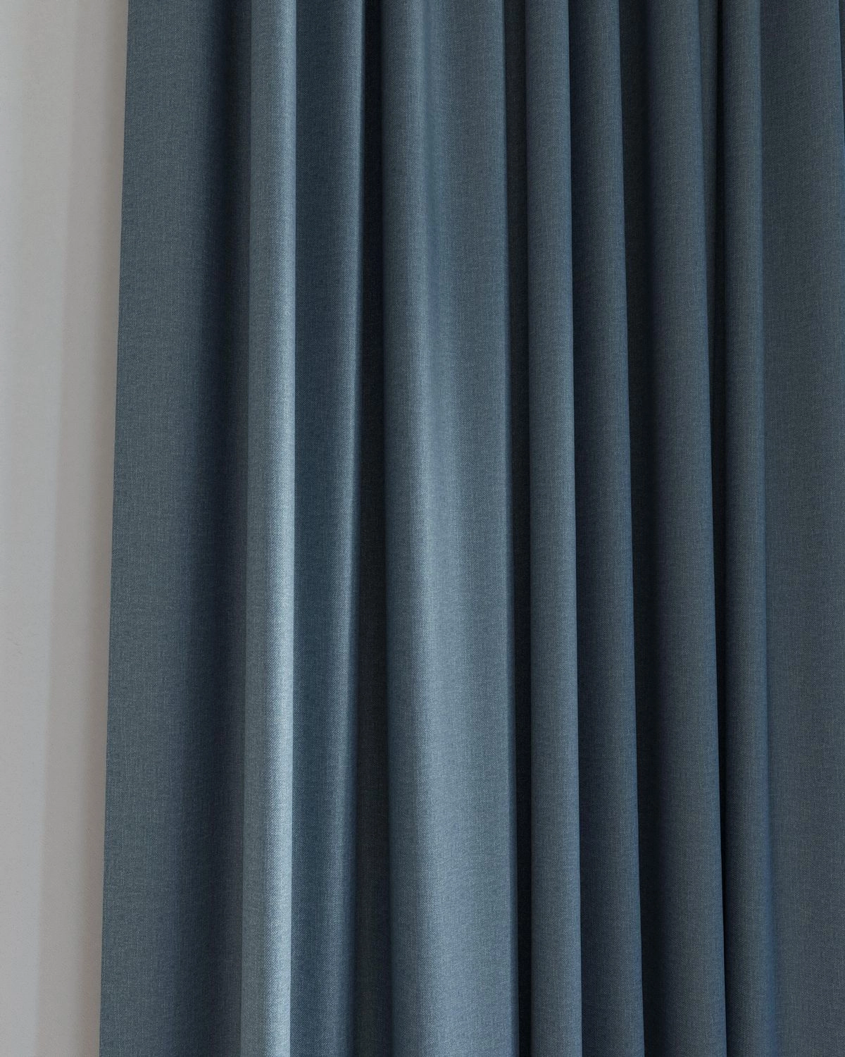 Excel - Romney--Excel - Romney--20-Spruce - 54540654762--Curtain_PuddleCurtain_Detail.jpg