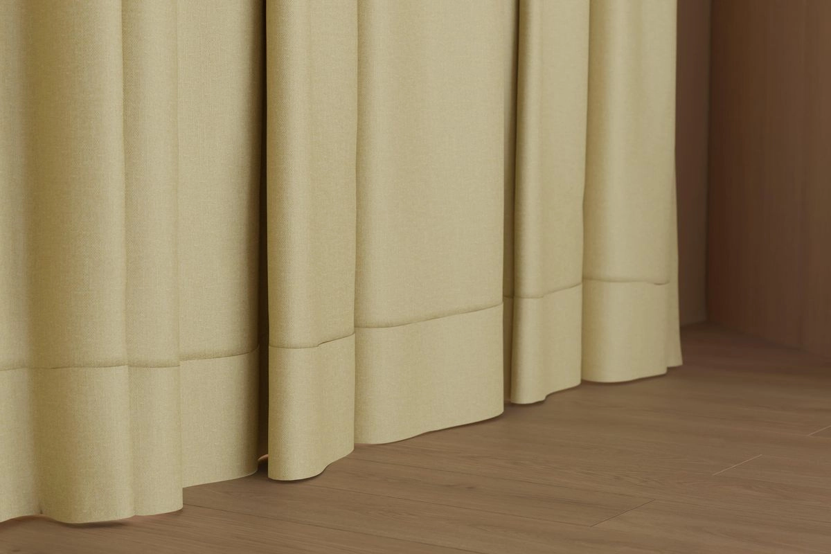 Excel - Romney--Excel - Romney--32-Hay - 54540658541--Curtain_WavedCurtain_Bottom.jpg