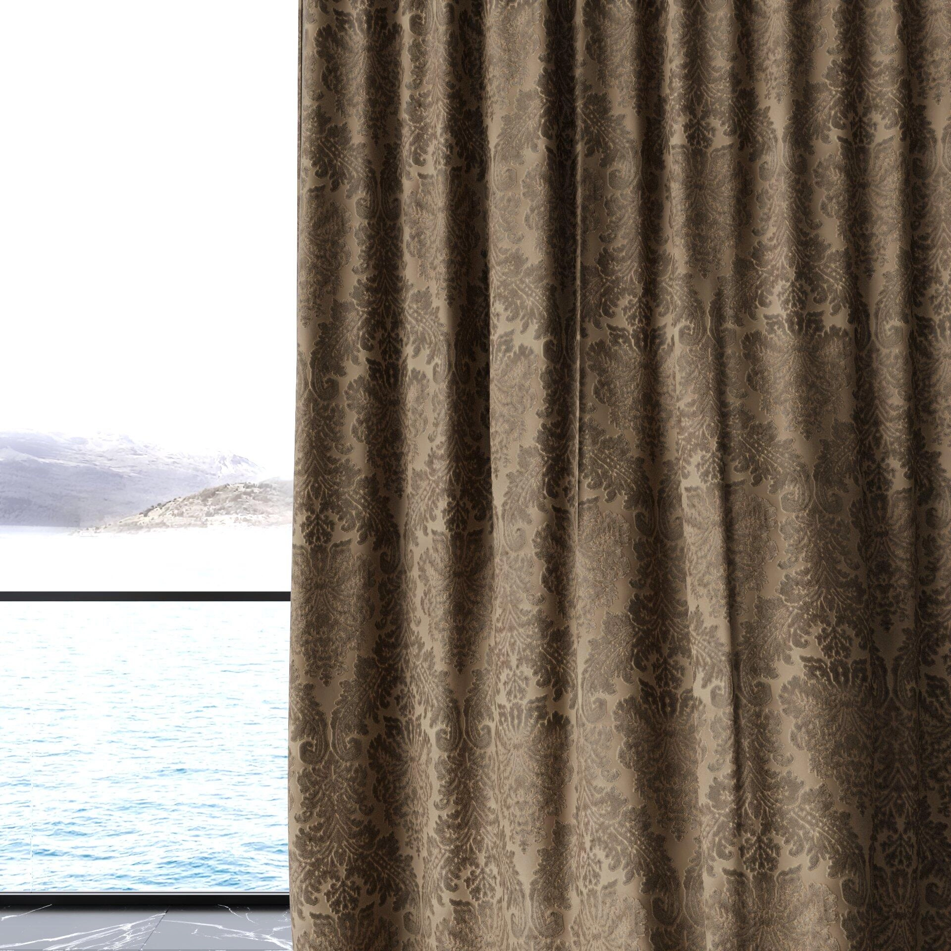 Genova--Gosh--15-Plaza--Curtain_Wavetrack_Detail.jpg