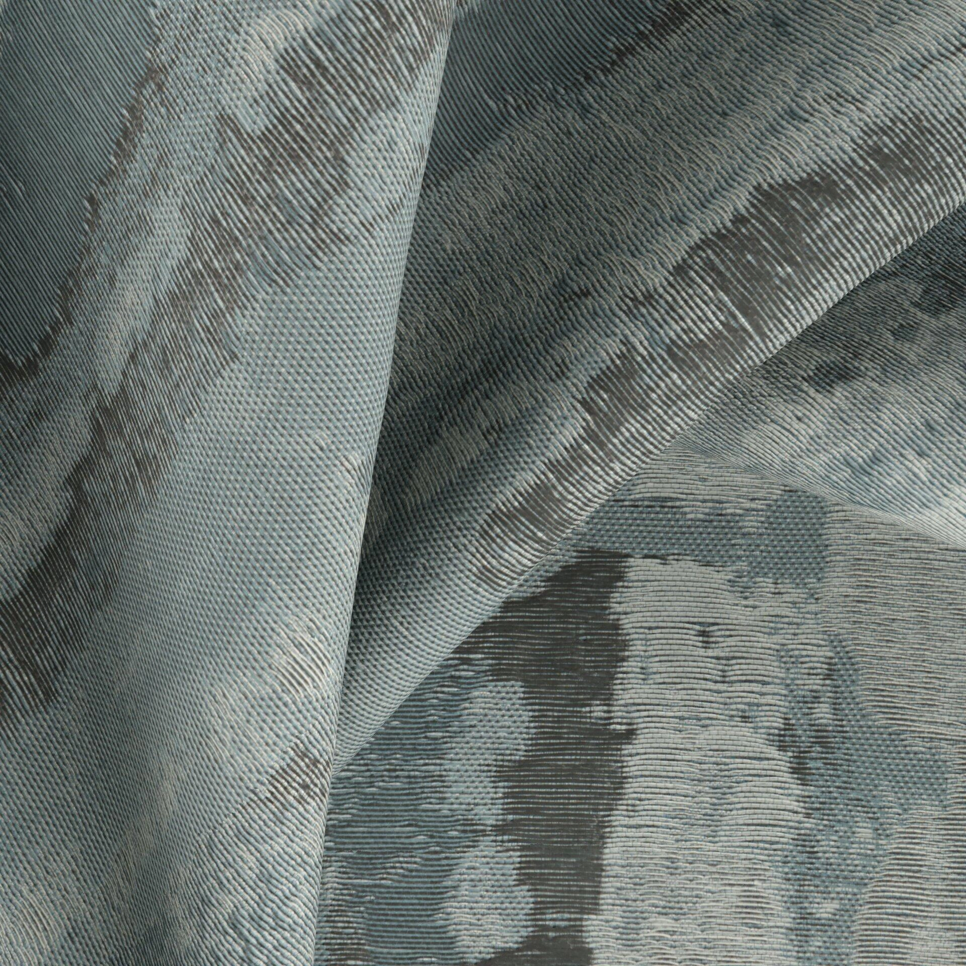 Jubilea  Jager  02 Niagara  CloseUp_TW_CU.jpg
